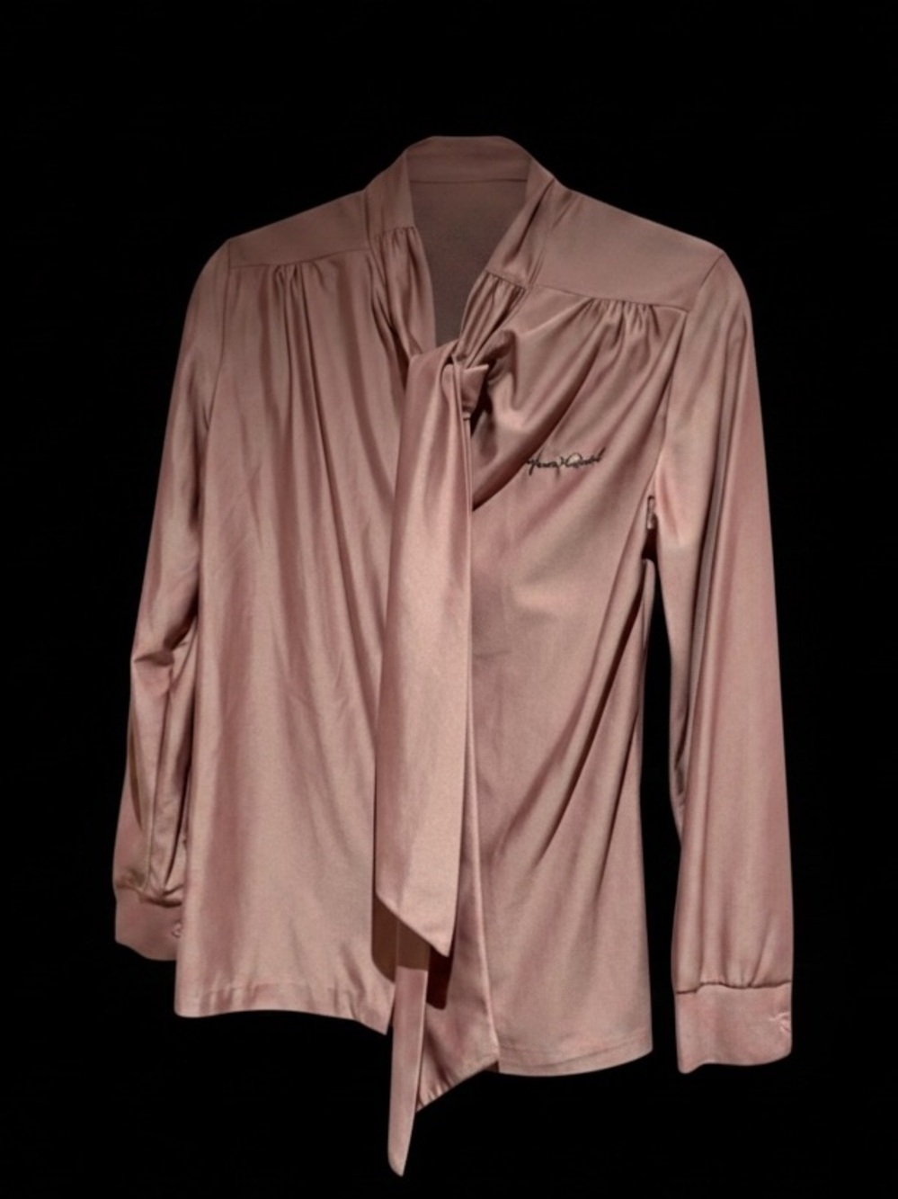 Gloria Vanderbilt vintage 1970s bow tie blouse